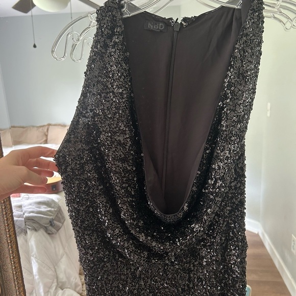 Heather Jumpsuit in Black
NBD Sequin Drape Flare - Picture 3 of 6